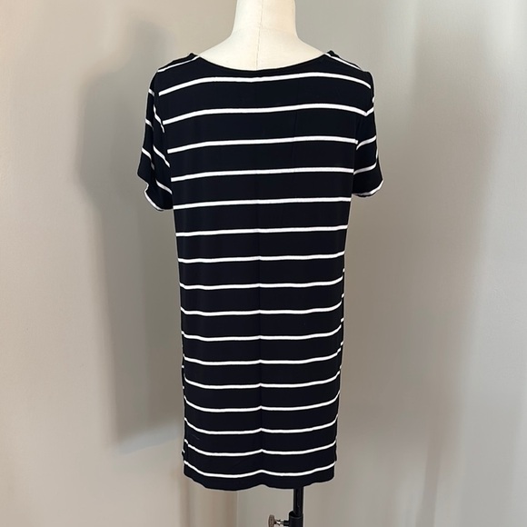 Strazzi Black and White Striped Tunic Length Tee with Sharkbite Hem Size L - Picture 2 of 7